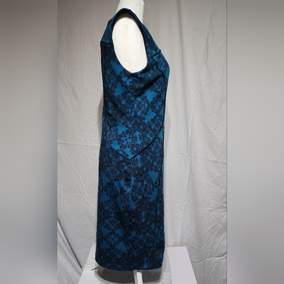 Blue Sleeveless Bodycon Knee-length Dress With Black Lace Print From Worthington - Picture 3 of 4